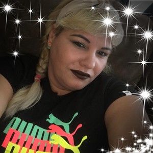 Meet your Posher, Yoalis